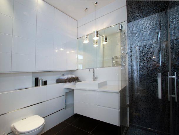 חדר אמבטיה מודרני בבית בכרכור. עיצוב:CG DESIGN - כרמית גורש עיצוב ואדריכלות פנים