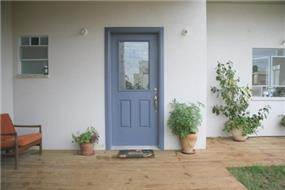 דלת כניסה, בית פרטי, ניצני עוז - רונית תירוש-אדריכלות ועיצוב פנים