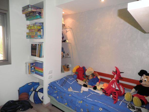 חדר ילדים המשלב עיצוב גבס, של קרן אור אדריכלות ועיצוב פנים