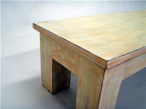 צביעה של שולחן קפה בסגנון כפרי  ע"י רועי קליין - מעצבע