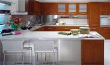 מטבח מודרני בצבע עץ מבית ארן מטבחים