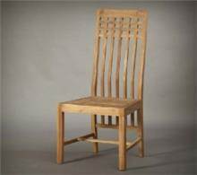 כסא עץ
