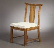 כסא עץ לפינת האוכל מבית וסטו VASTU - גלריית רהיטים מעץ מלא 