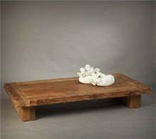 שולחן קלאסי לסלון מבית וסטו VASTU - גלריית רהיטים מעץ מלא 