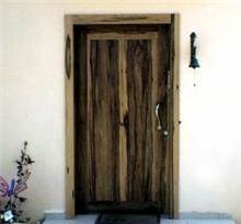דלת כניסה מבית מי השרון