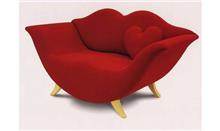 ספה בעיצוב רומנטי מבית זהבי גלרייה לעיצוב