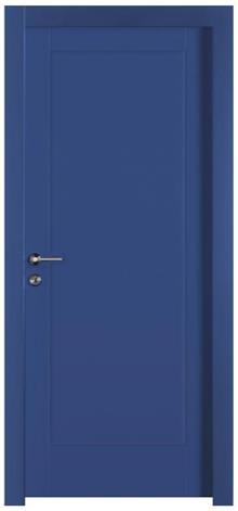 דלת כחולה מרשימה