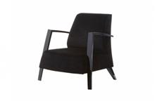 כורסא שחורה מעוצבת