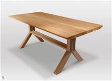 שולחן עץ בעבודת יד מבית The Butcher's Furniture