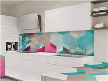 חיפוי זכוכית למטבח מבית בלורן פתרונות פרזול ועיצוב לרהיטים