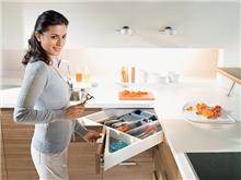 פתרונות פינה למגירות מטבח מבית בלורן פתרונות פרזול ועיצוב לרהיטים