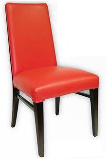 כיסא אדום מבית גלריית האומנים