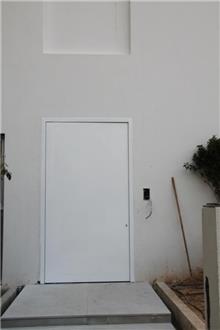 דלתות כניסה מבית יואב עובדיה - עבודות מתכת