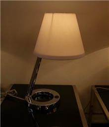 מנורת כרום לשולחן