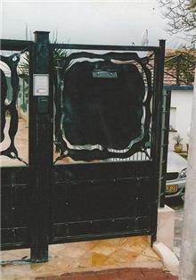 שער ברזל מעוצב מבית רוםסן - אומנות הפרופיל הבלגי