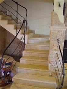 מדרגות אבן