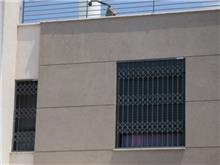 סורגים קבועים אפורים