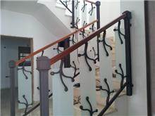 מעקות מעוצבים משולבי זכוכית מבית טרלידור