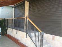 מעקה משולב עץ מבית טרלידור