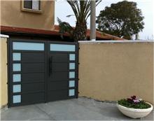 שער כפול לכניסה הראשית