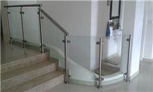 מעקה זכוכית למדרגות - טרלידור