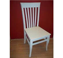 כסא לבן מבית עמירם עיצוב