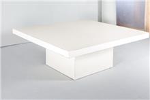 שולחן מרובע לבן