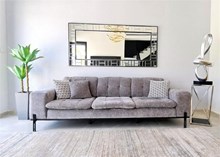 ספה דגם ארמני בצבע אפור בהיר - רקפת ספיר-רשת חנויות לעיצוב הבית