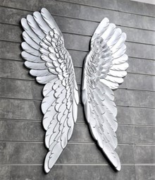 דקורציה לקיר כנפי מלאך כסוף מבית רקפת ספיר-רשת חנויות לעיצוב הבית