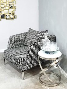כורסא דגם פבלו שחור לבן משובץ - רקפת ספיר-רשת חנויות לעיצוב הבית
