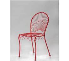 כסא אדום מברזל