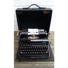 מכונת כתיבה עתיקה