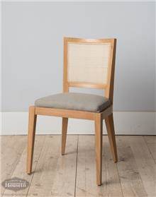 כסא מעוצב מעץ