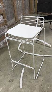 כיסא בר מתכת לבן