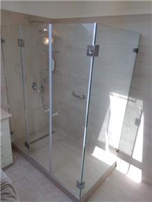 מקלחון זכוכית אלגנטי - קליר תעשיות זכוכית