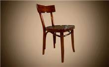 כיסא עץ מעוצב
