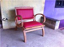 כורסא ייחודית מעץ מלא