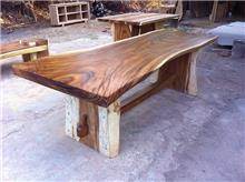 שולחן עץ מאסיבי