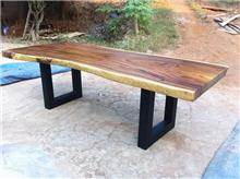 שולחן מגזע עץ
