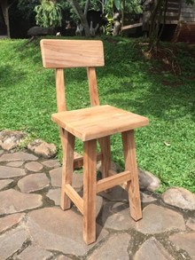 כיסא בר עם גב עץ טיק