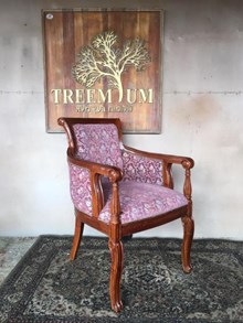 כורסא קלאסית עץ מלא מהגוני