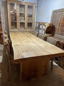 שולחן אבירים עץ מלא אלון