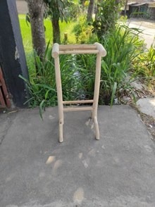 מעמד מגבות דגם JBF-145 טיק צעיר - Treemium - חלומות בעץ מלא