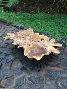 שולחן סלון פלחי טיק רגל סיכה ברזל שחור