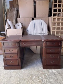 שולחן עבודה עץ מלא מהגוני